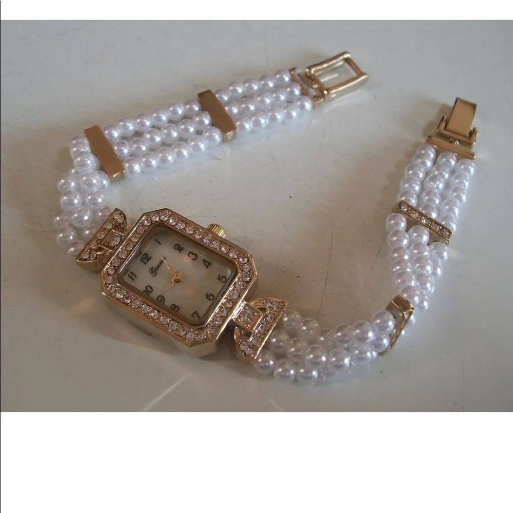 Women rhinestone gold finish faux pearl fashion watch